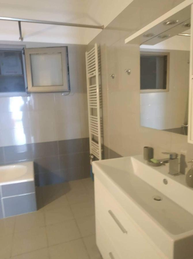View Apartment Lukovë Екстериор снимка